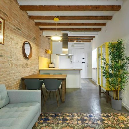 64 Apartment In A Typical Barcelona'S Old Building 외부 사진