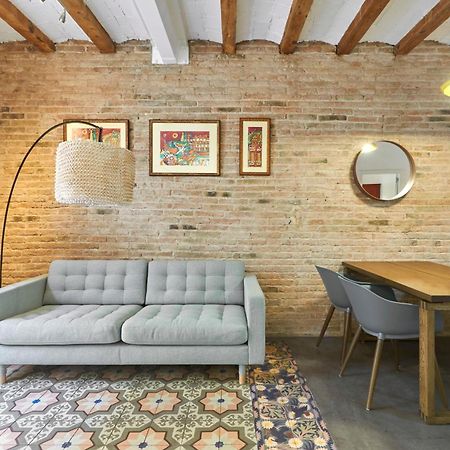 64 Apartment In A Typical Barcelona'S Old Building 외부 사진