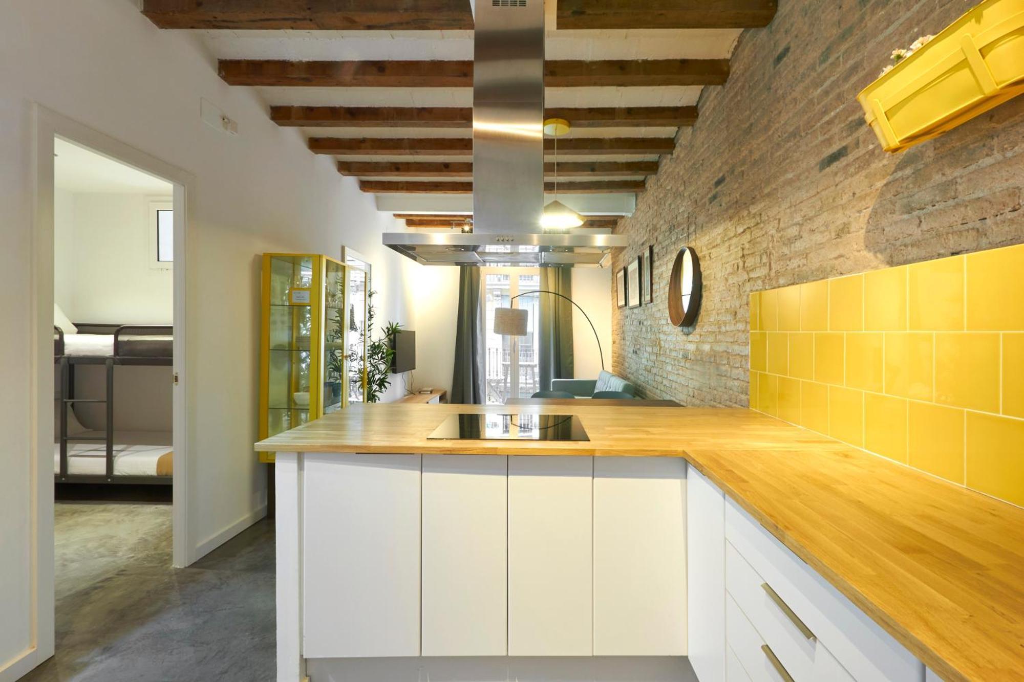64 Apartment In A Typical Barcelona'S Old Building 외부 사진