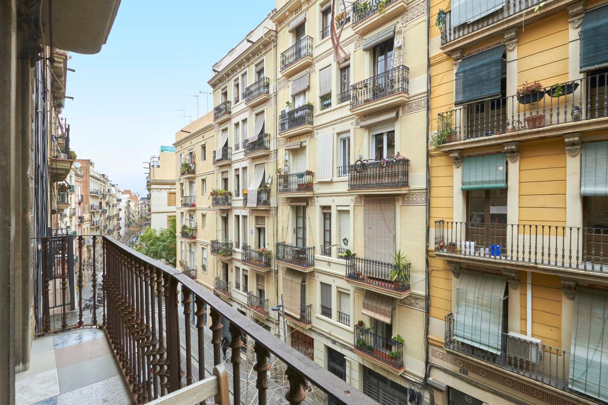 64 Apartment In A Typical Barcelona'S Old Building 외부 사진